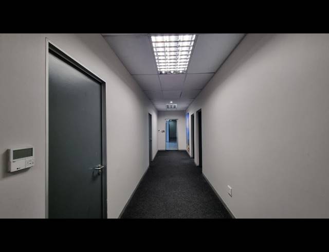 2,052M² WAREHOUSE TO LET IN GLEN MARAIS